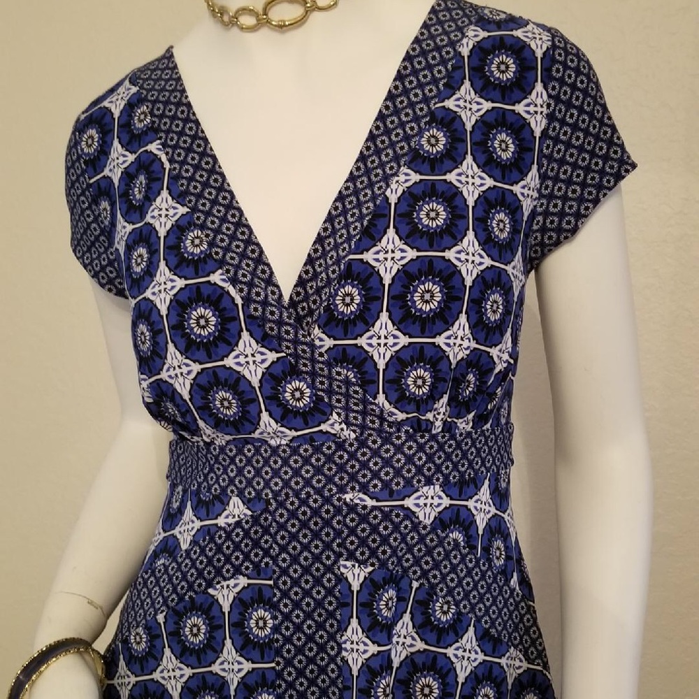 Gently used INC blue v neck top